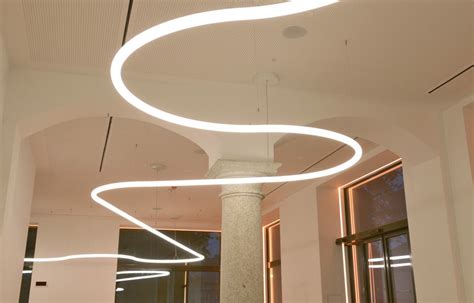 artemide infini|La Linea, un objet lumineux infini conçu par .